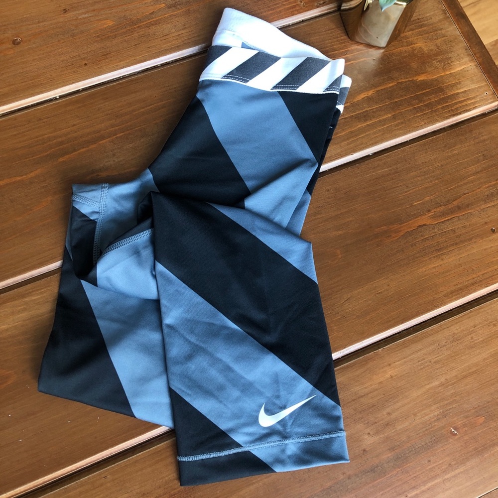 Nike cropped leggings